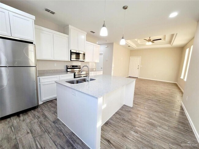 Building Photo - 1308 Vani Dr
