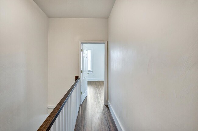 Building Photo - Where Vintage Vibes Meet Modern Mojo—Rent This Rare Historic 4BR/2BA Duplex in Norfolk’s Park Place