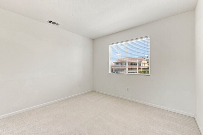 Building Photo - 5486 Benttree Way