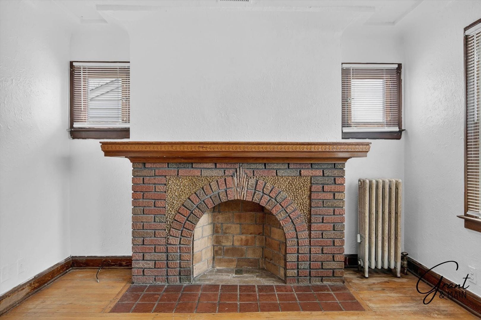 Building Photo - 10345-10345 Crocuslawn Ave