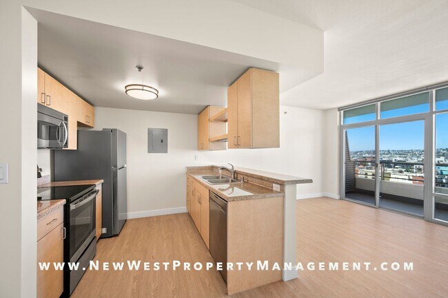 Primary Photo - Light and Bright Little Italy 2-Bedroom at