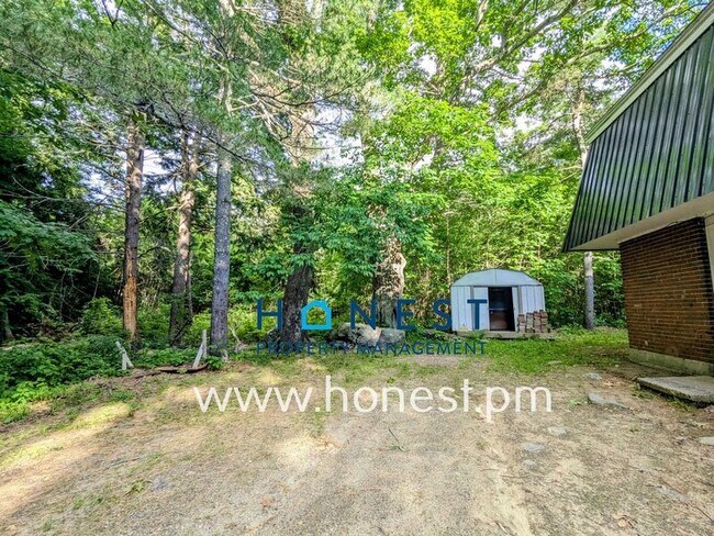 Building Photo - 1074 Hallowell Litchfield Rd