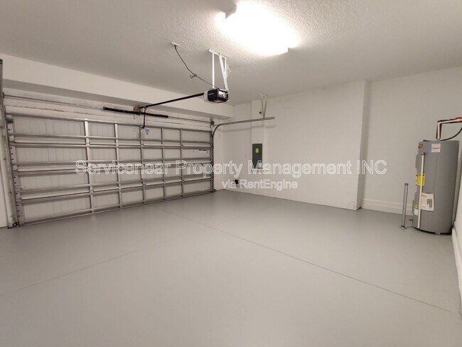 Building Photo - 23244 Willow Glen Way