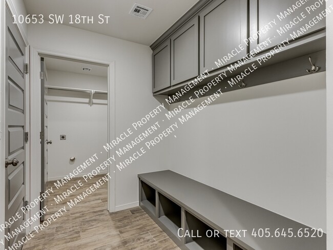 Building Photo - 10653 SW 18th St