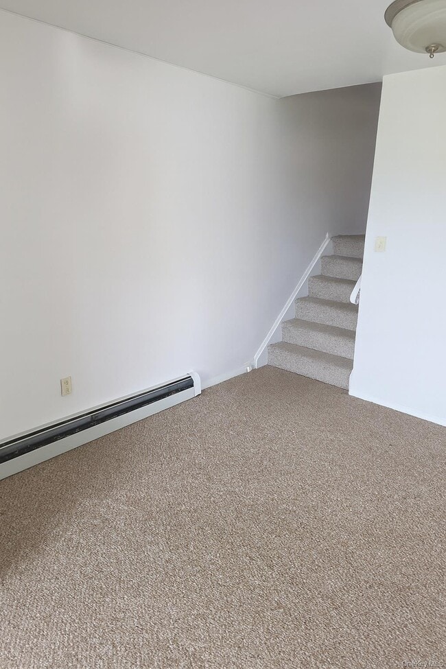 Building Photo - 2460 Batchelder St