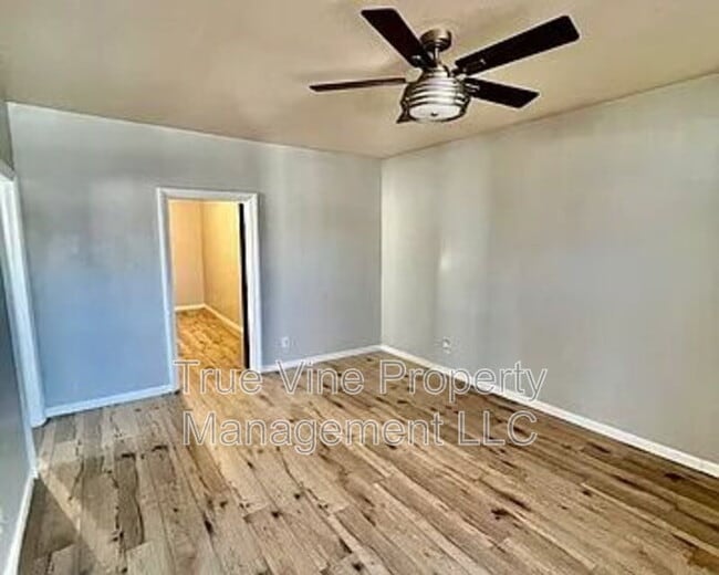 Building Photo - 622 S Navidad St