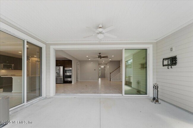 Building Photo - 154 Palisade Dr