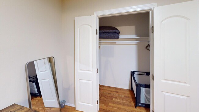 Building Photo - 3900 Baywoods Dr