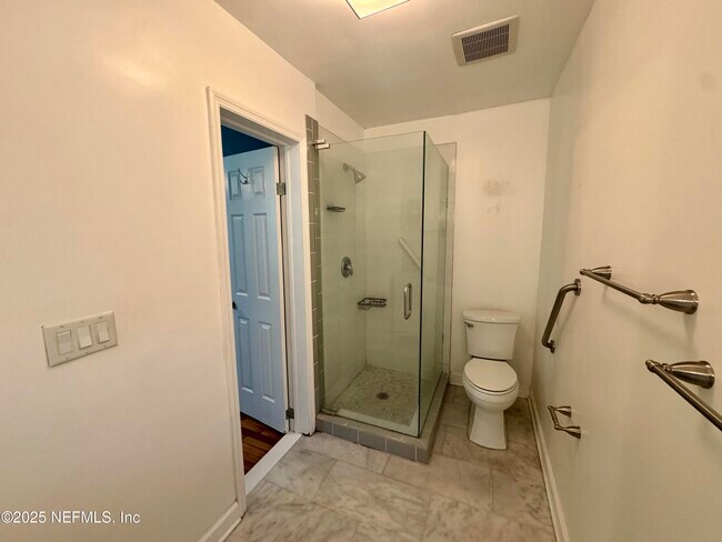 Building Photo - 1327 Azalea Dr