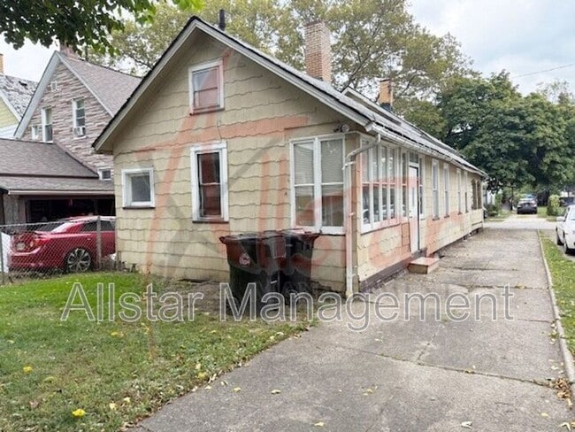 Building Photo - 3312 W 30th St
