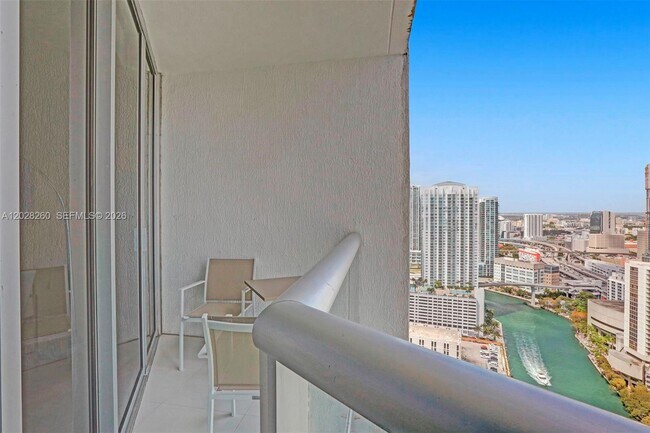 Building Photo - 475 Brickell Ave