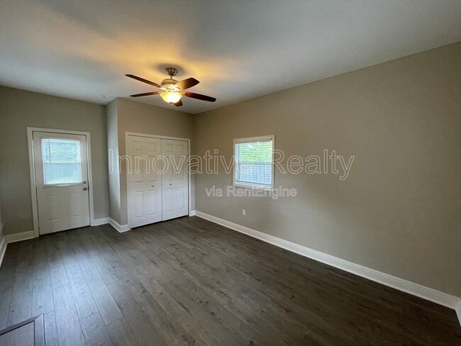 Building Photo - 6518 Cocos Dr