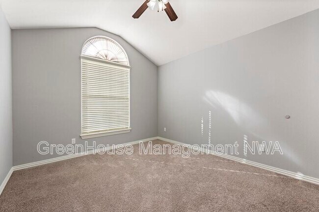 Building Photo - 4405 SW Eggersway Pl