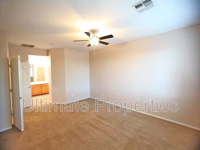 Building Photo - 16816 N 40th Dr