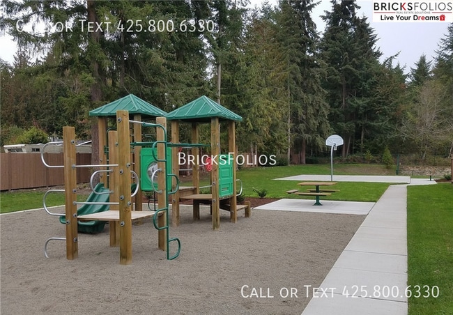 Building Photo - Your Puyallup Dream Home is Here – Open Layout, amazing Kitchen & More