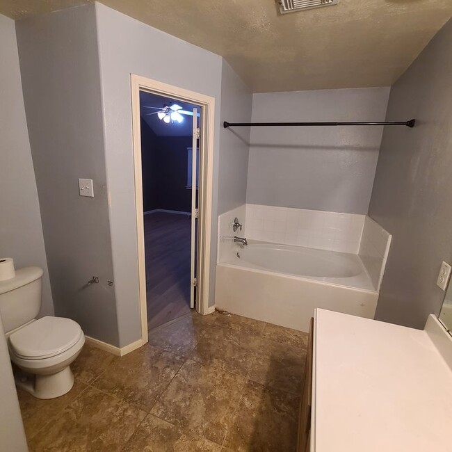 Building Photo - 16786 N Blue Jay Dr
