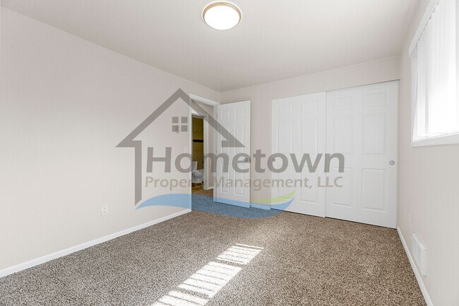 Building Photo - 1814 E St Maries Ave