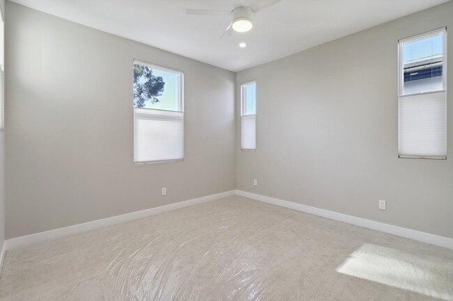 Building Photo - 2942 Copley Ave