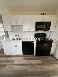 Building Photo - 3 Bed Single Family in Upper Deerfield!