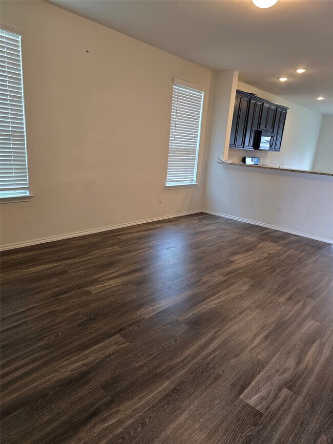 Building Photo - 2711 Summer Ln