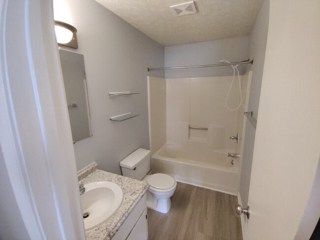 Building Photo - 16 Duiguid Dr