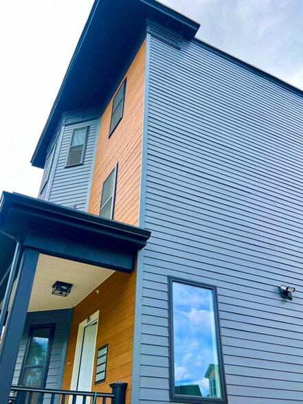 Primary Photo - 18 Dunreath St