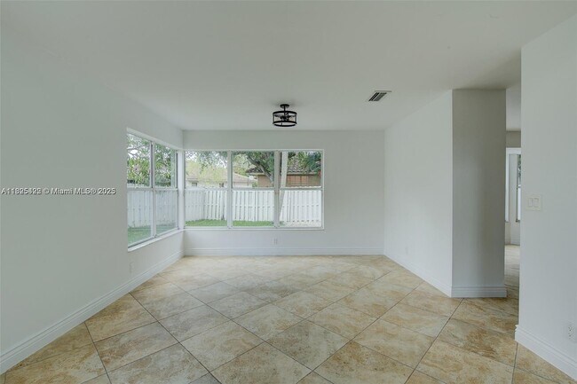 Building Photo - 1127 SW 104th Way