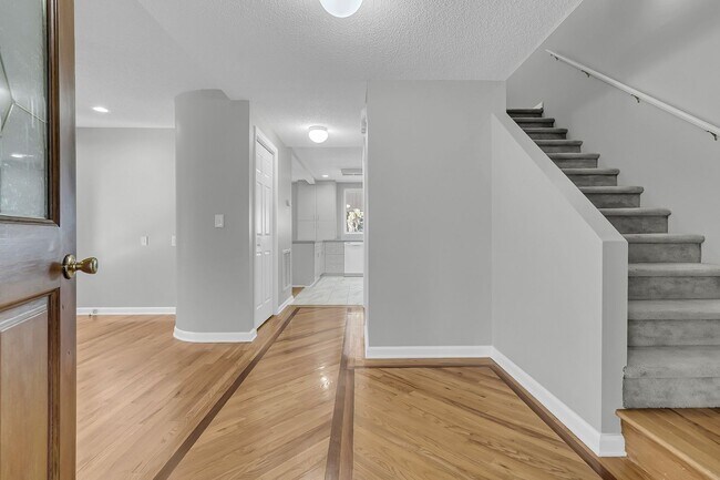 Building Photo - 5844 Hart Rd