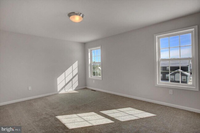 Building Photo - 601 Exeter Ln