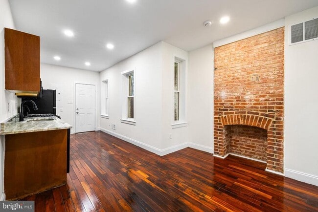 Building Photo - 2822 Frederick Ave
