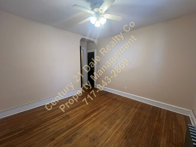 Building Photo - 423-425 N Franklin Street