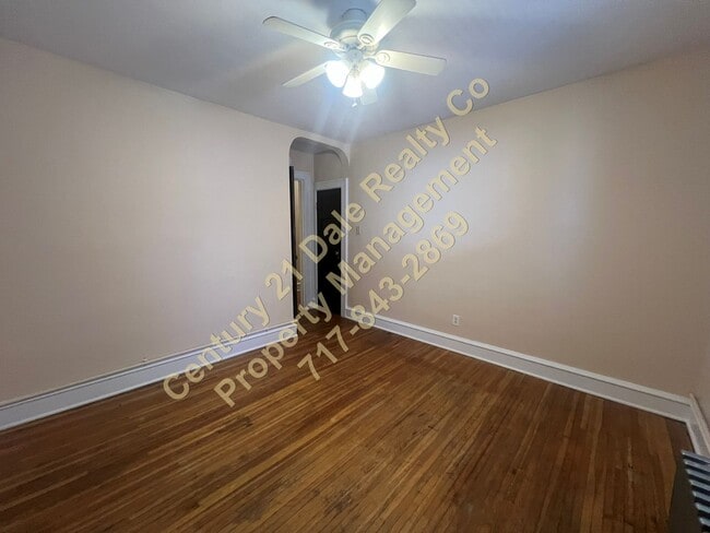 Building Photo - N Franklin St 423-425