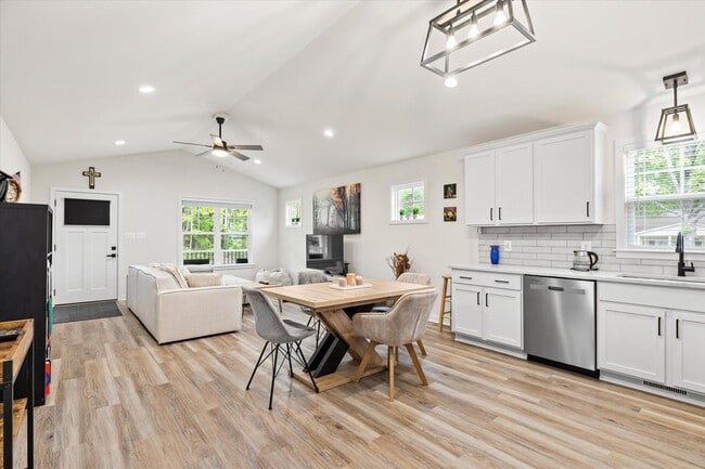Building Photo - 1274 Holly Vista Dr