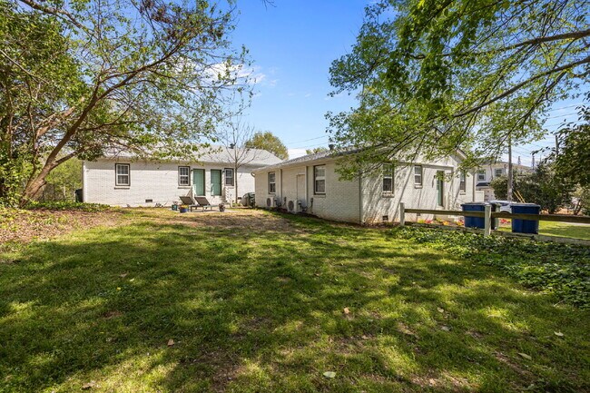 Building Photo - "Charming 1-Bed Gem at 509-511 Cape Ave, Raleigh – Your Cozy Retreat Awaits!"