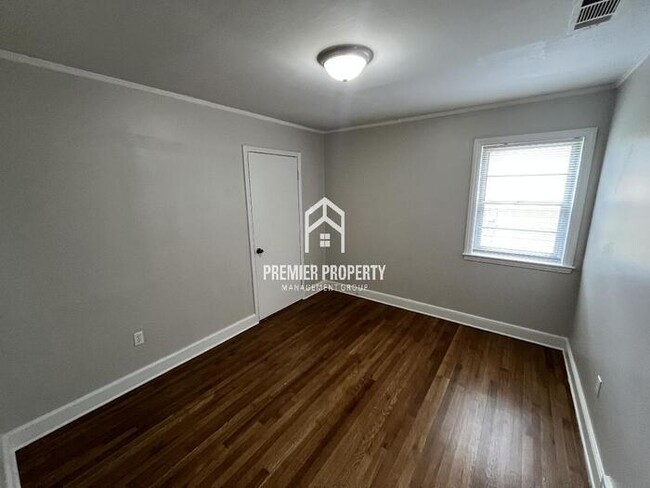 Building Photo - 1367 Bonnie Dr