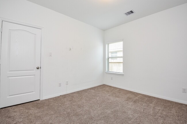 Building Photo - 31326 Black Frst Xing