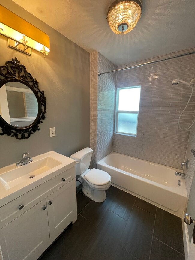 Building Photo - Beautiful 4-Bedroom House