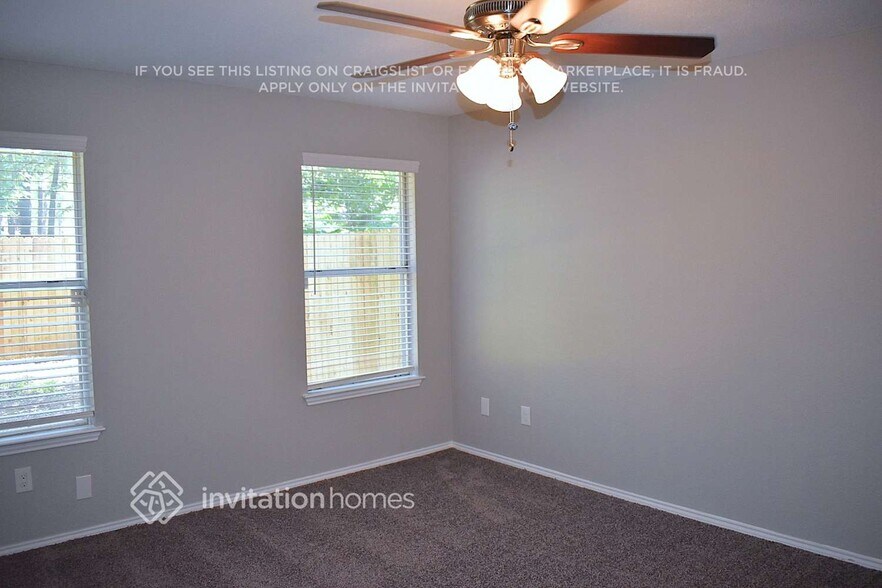 Building Photo - 1111 Hidden Creek Dr