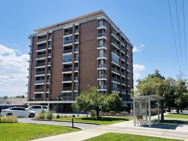 Building Photo - 710 E 200 S