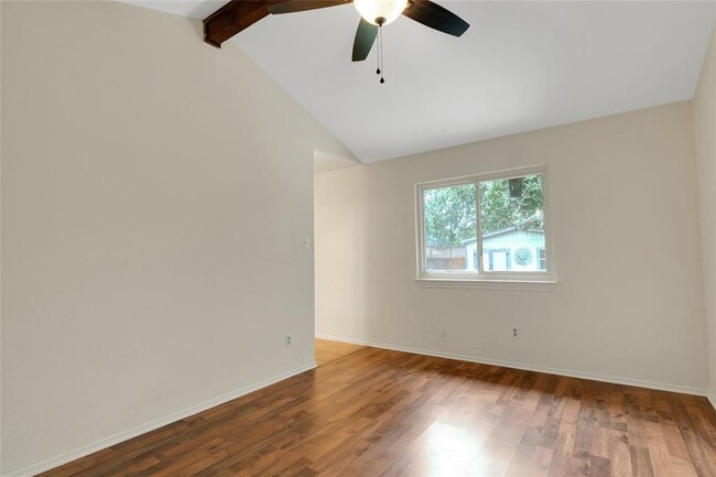 Building Photo - 616 Russet Valley Dr
