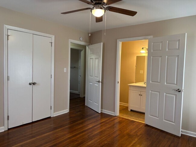 Building Photo - 3 BED, 2 BATH BRICK HOME IN ASHEBORO!