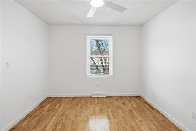 Building Photo - 23 Benefit St