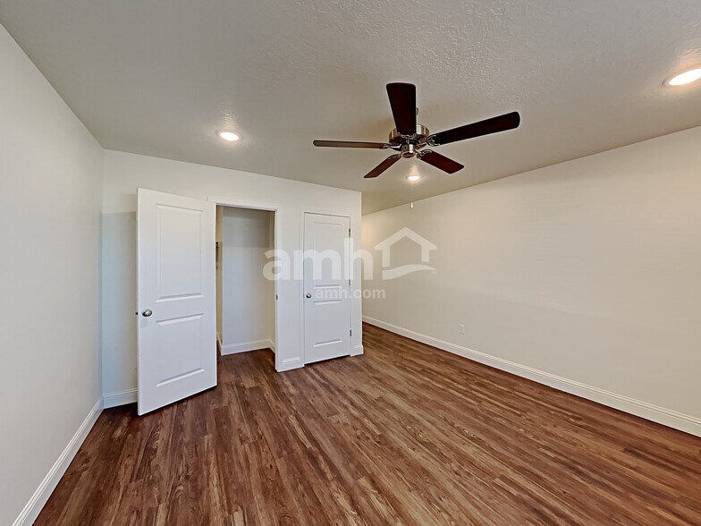 Building Photo - 1379 White St