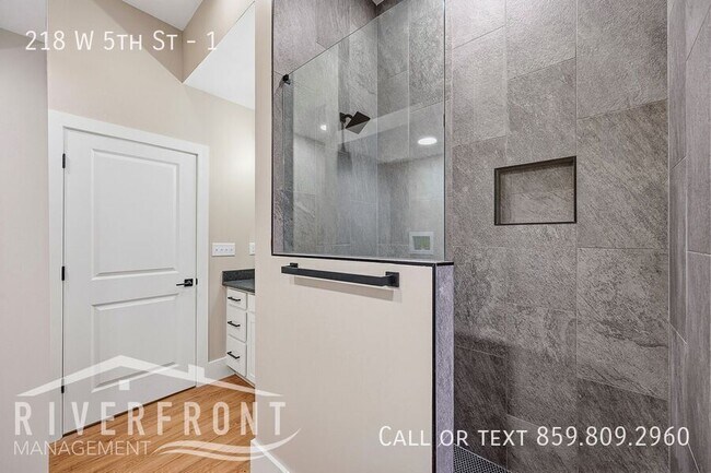 Building Photo - 218 W 5th St