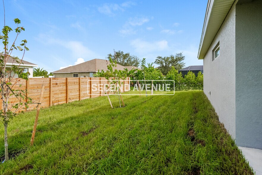 Building Photo - 1150 NW 19th Pl