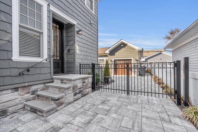 Building Photo - 502 Brighton Ave