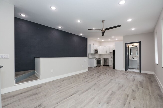 Building Photo - 3565 Kensington Ave