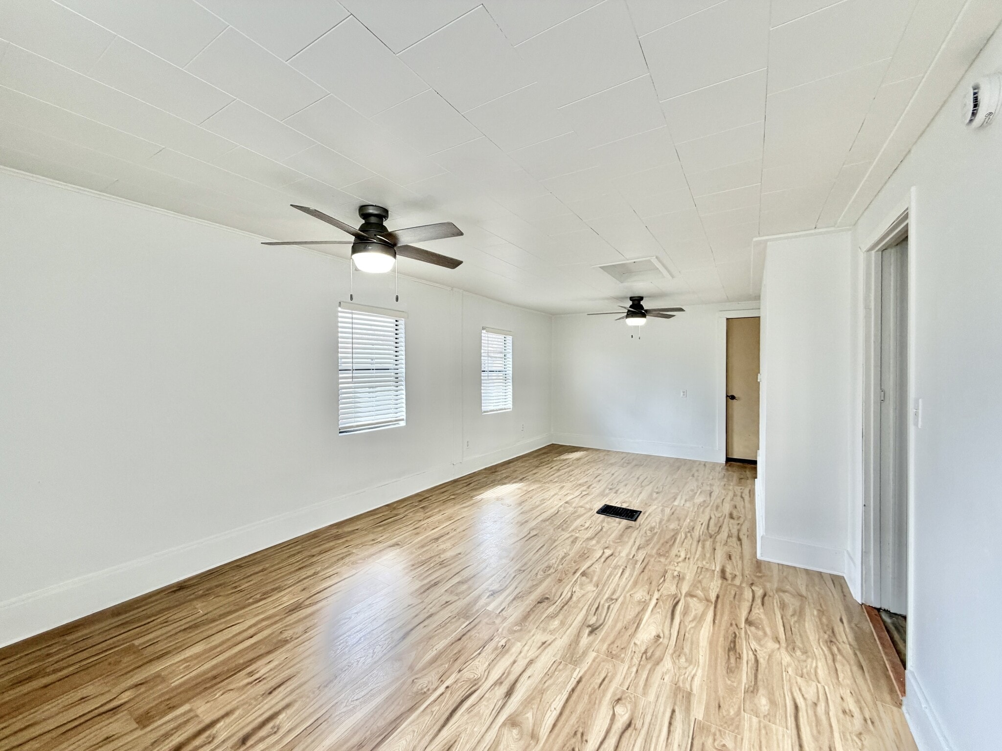 Building Photo - 425 S Jackson St