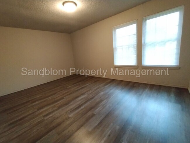 Building Photo - For Lease | Wagoner | $1,100 Rent