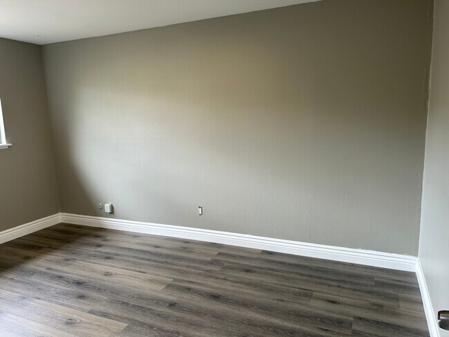 Building Photo - 3608 Midvale Ave